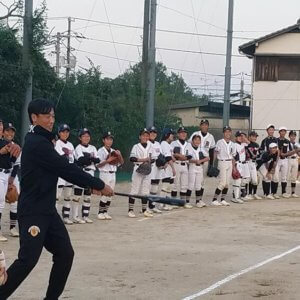 岡山県倉敷市立南中学校の野球部、ソフトボール部のみなさんに技術指導のイメージ